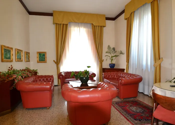 Hotel Residence 3* بارما