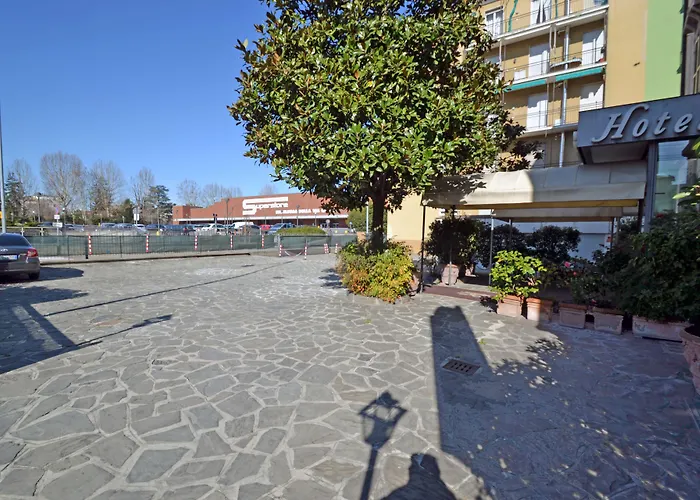 Hotel Residence 3* بارما