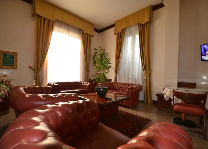 فندق Hotel Residence بارما